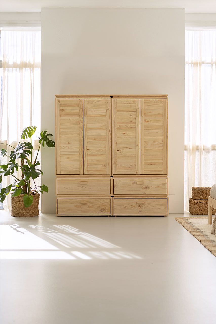 Imagen de ambiente 1 para:Armario de madera natural con cajones de almacenaje